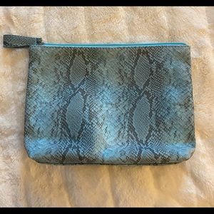 Cosmetic bag